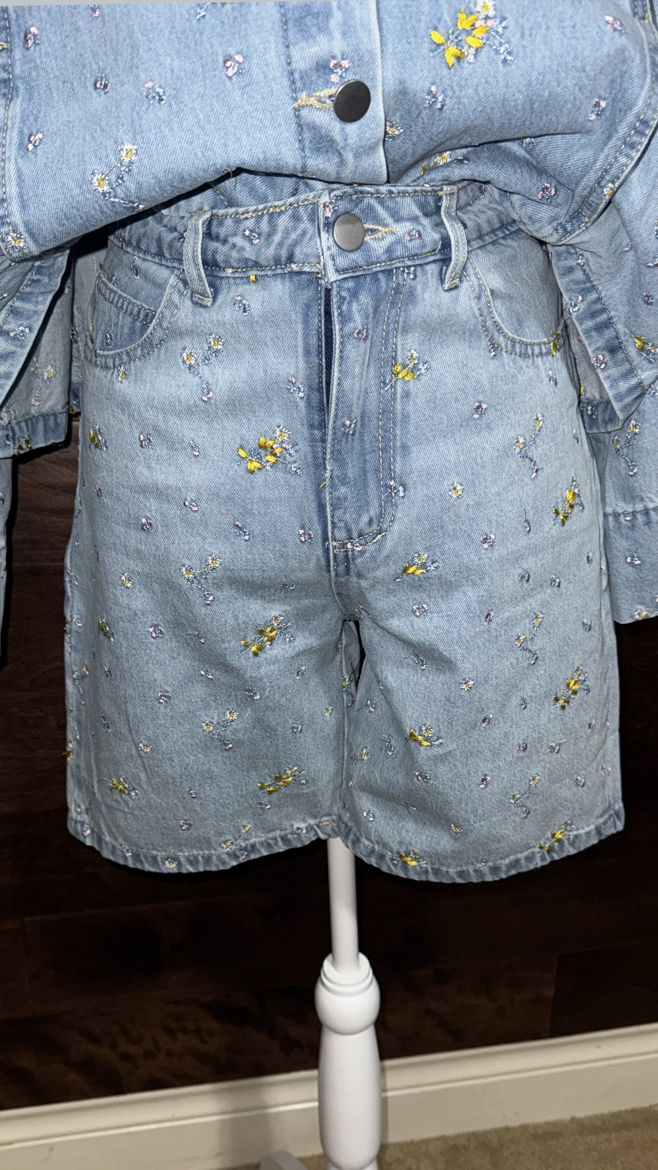 Flower Embro Bermuda Shorts
