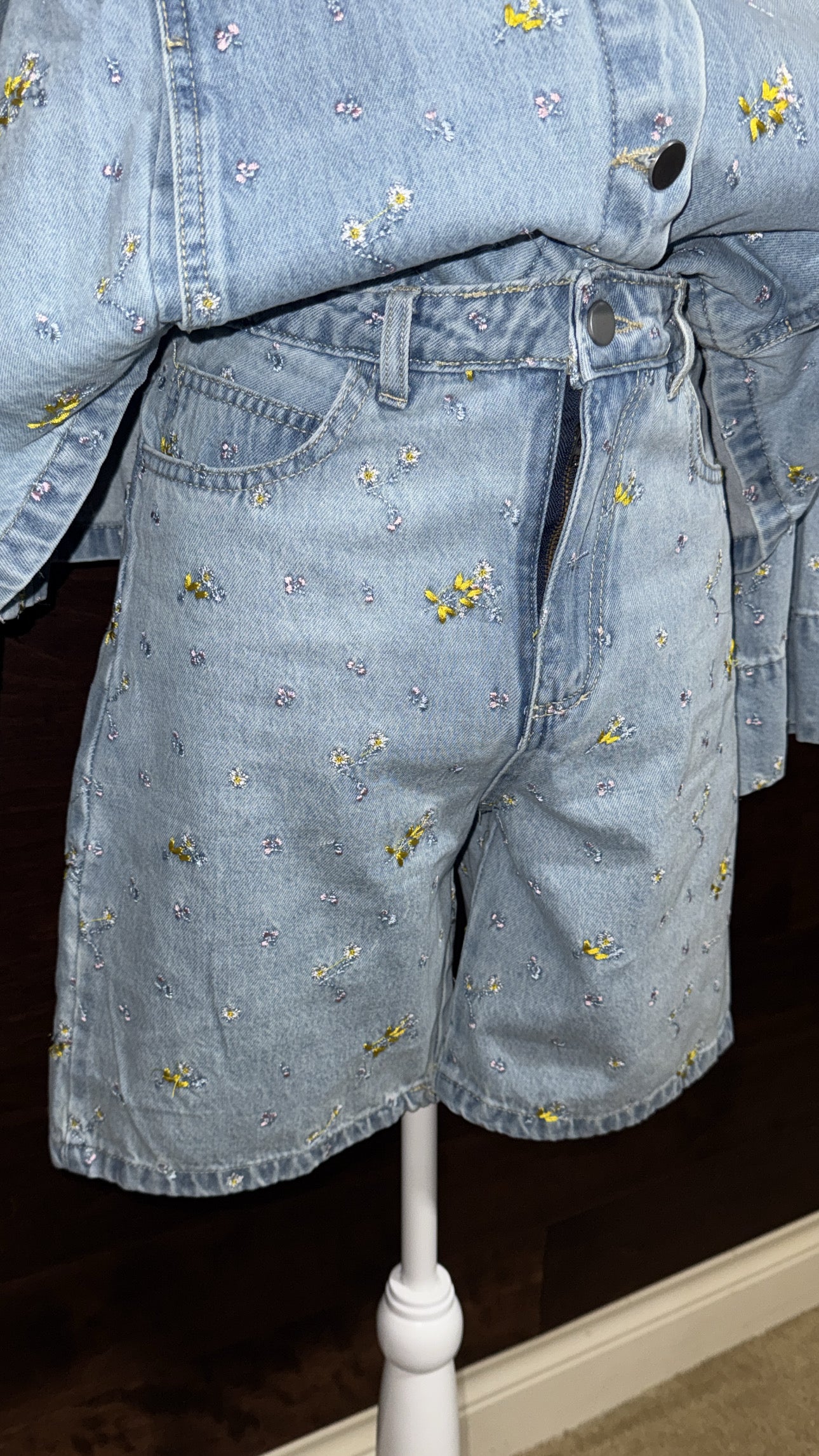 Flower Embro Bermuda Shorts